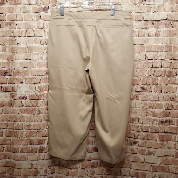 Izod XFG Cool FX Capris - Picture 6 of 8